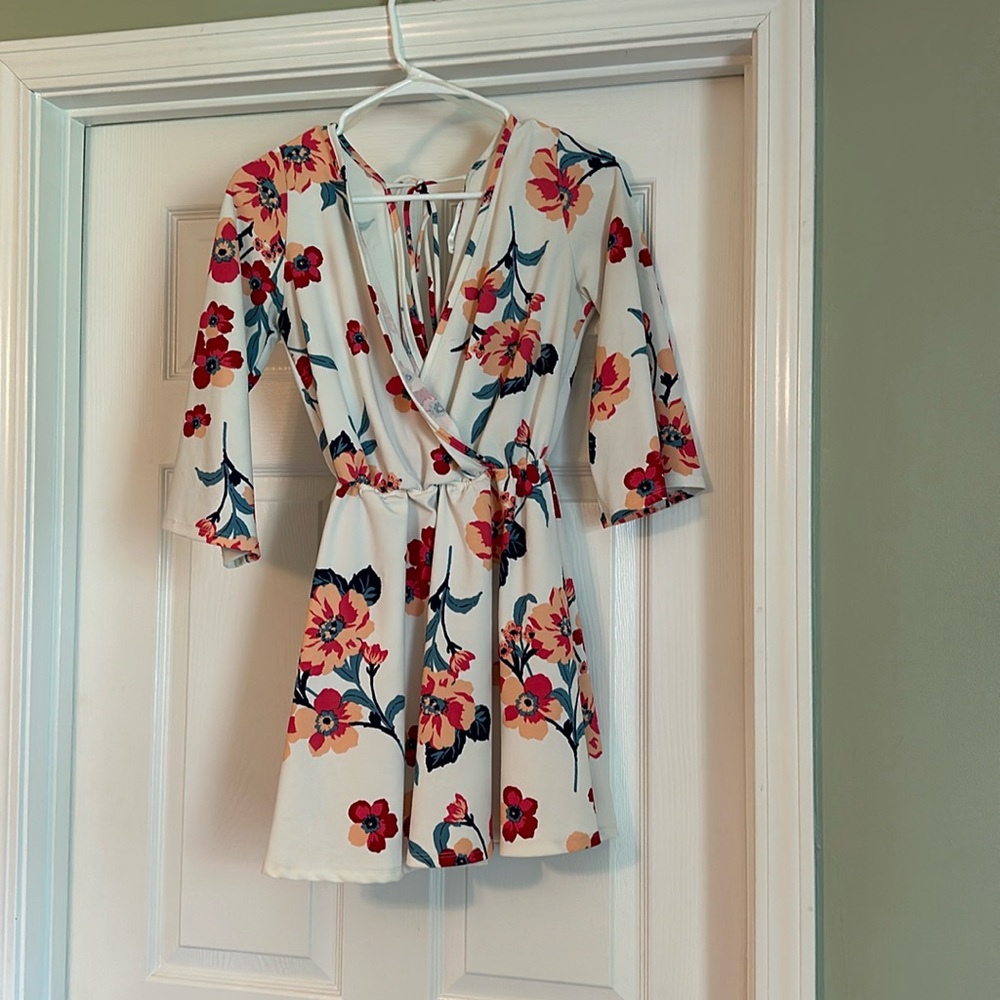 Quarter sleeve floral dress